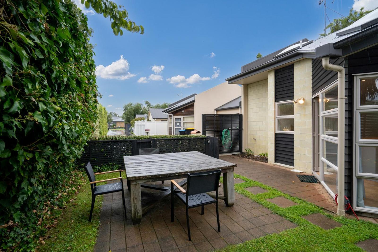 Sunny, Quiet, 2-Bedroom Unit In Fabulous Location! Cambridge Exteriör bild