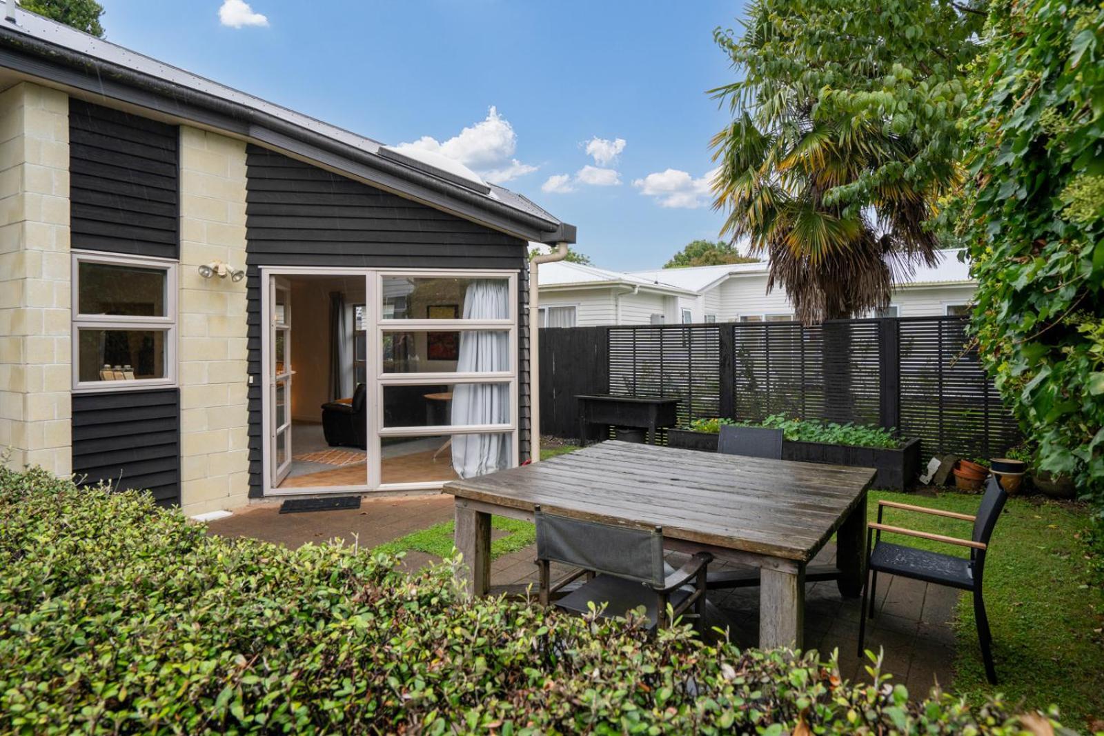 Sunny, Quiet, 2-Bedroom Unit In Fabulous Location! Cambridge Exteriör bild