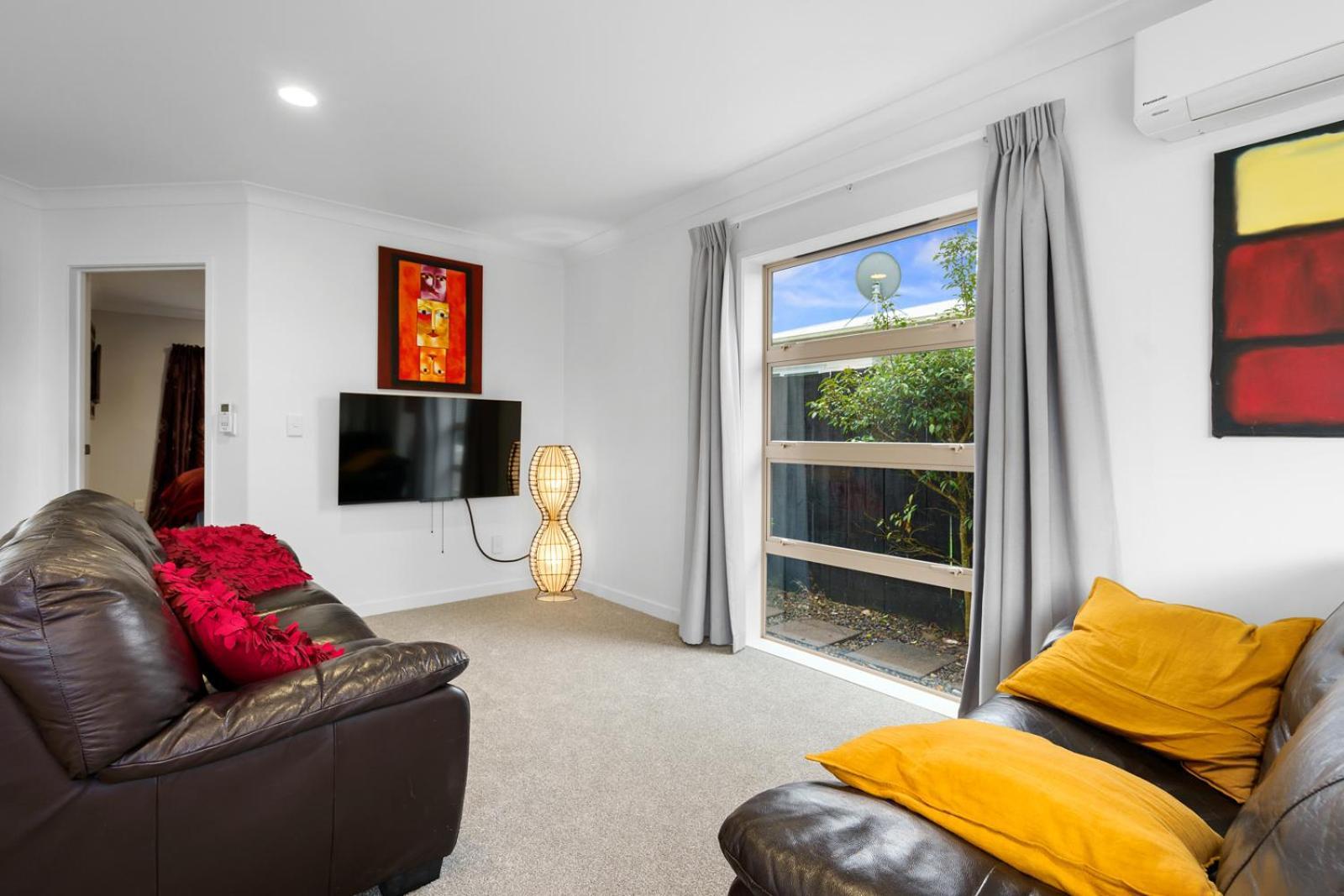 Sunny, Quiet, 2-Bedroom Unit In Fabulous Location! Cambridge Exteriör bild